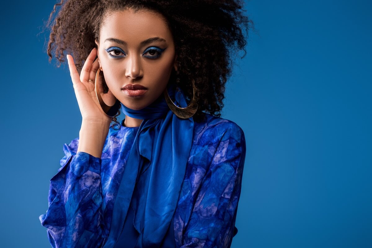 princess polly baby blue dress Makeup For Blue Dress: 6 Expert Tips For A Flawless Look main image 1