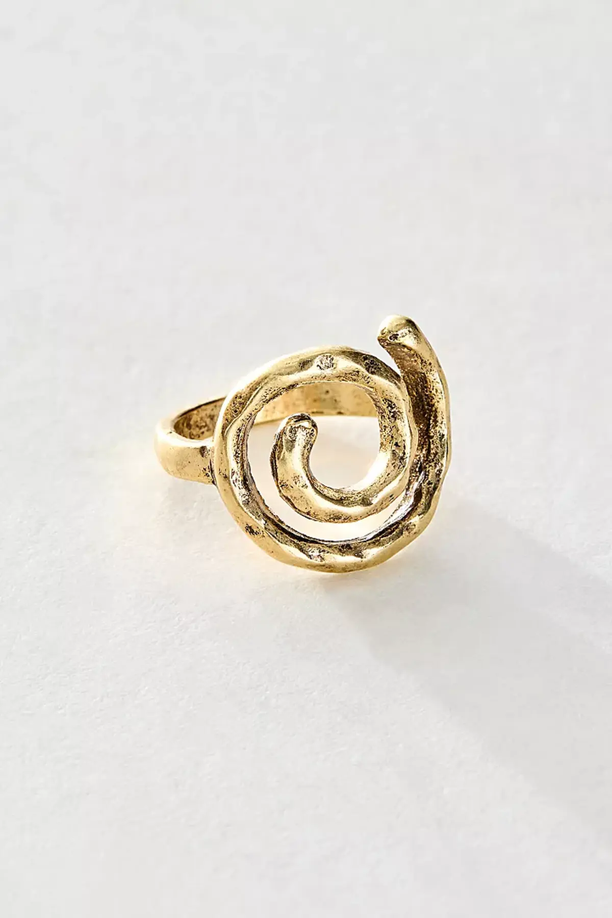 The Best Chunky, '90s-Inspired Rings