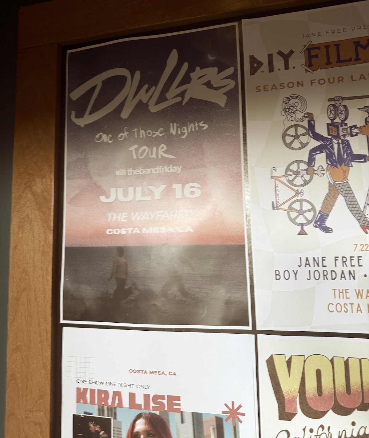 cartel de DWLLRS